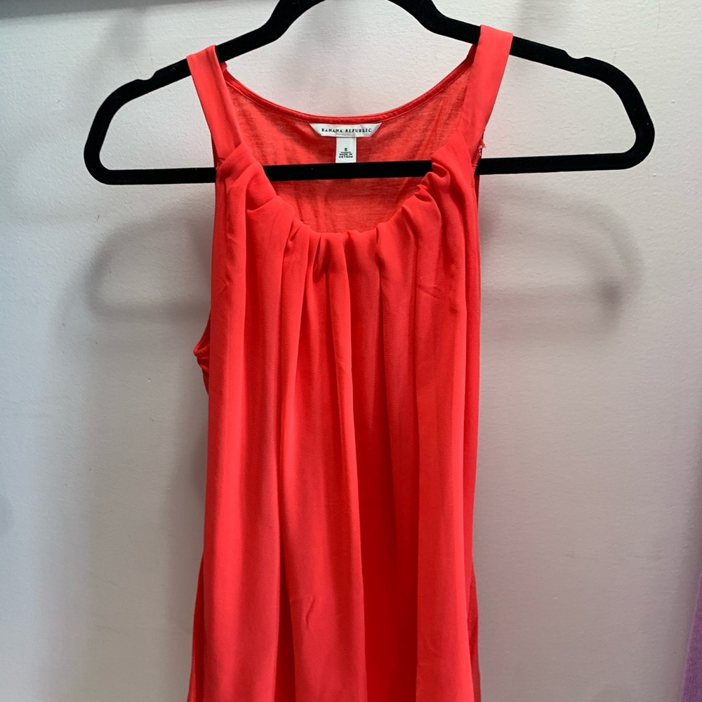 Banana Republic coral tank top